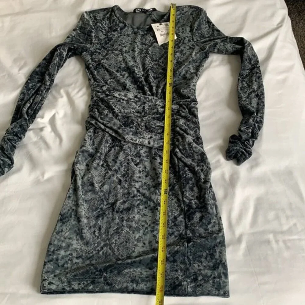NEW Zara Green Velvet snakeskin Long Sleeve Bodycon Dress XS Vampy Goth - Picture 5 of 7
